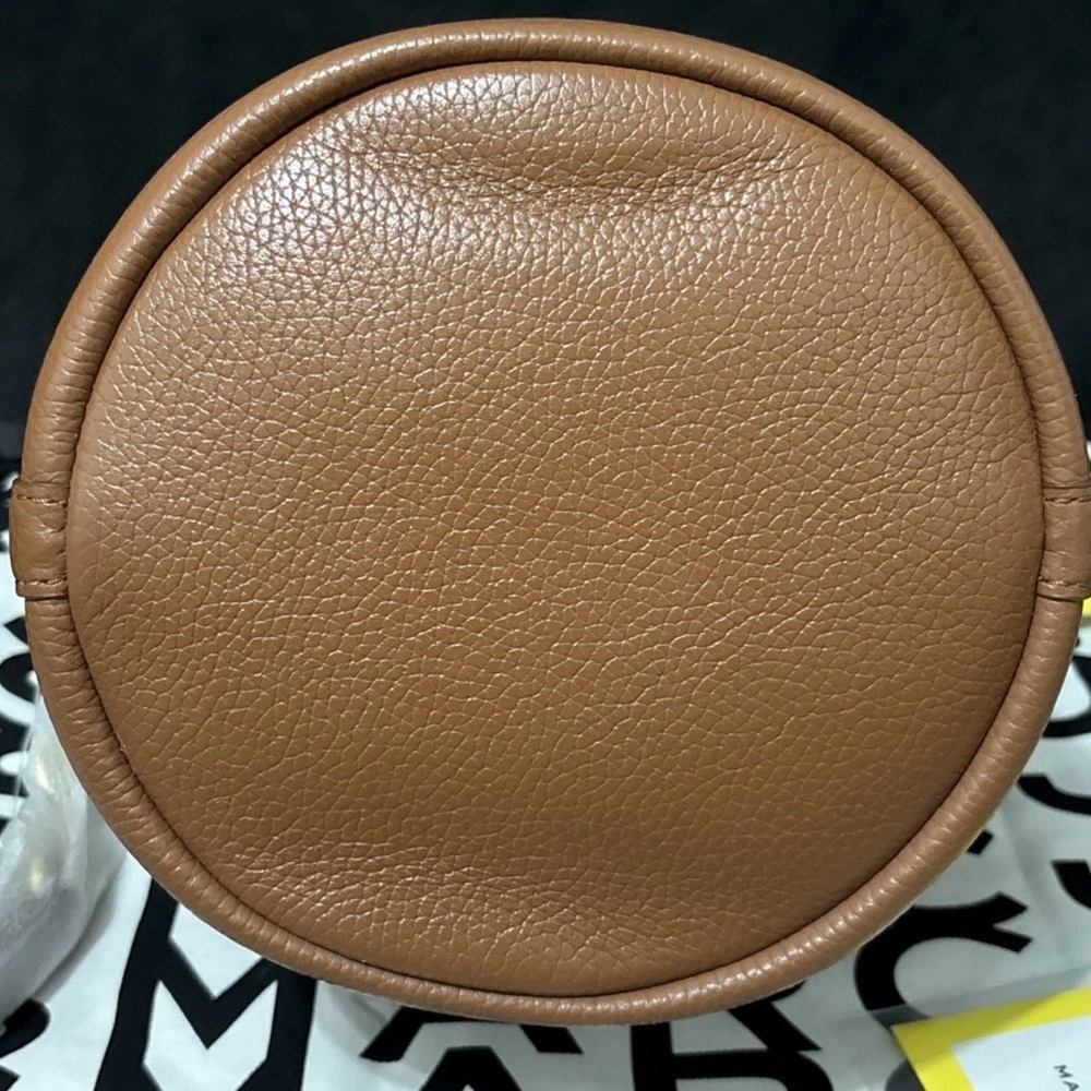 Marc Jacobs 
THE BUCKET handbag - Picture 7 of 8
